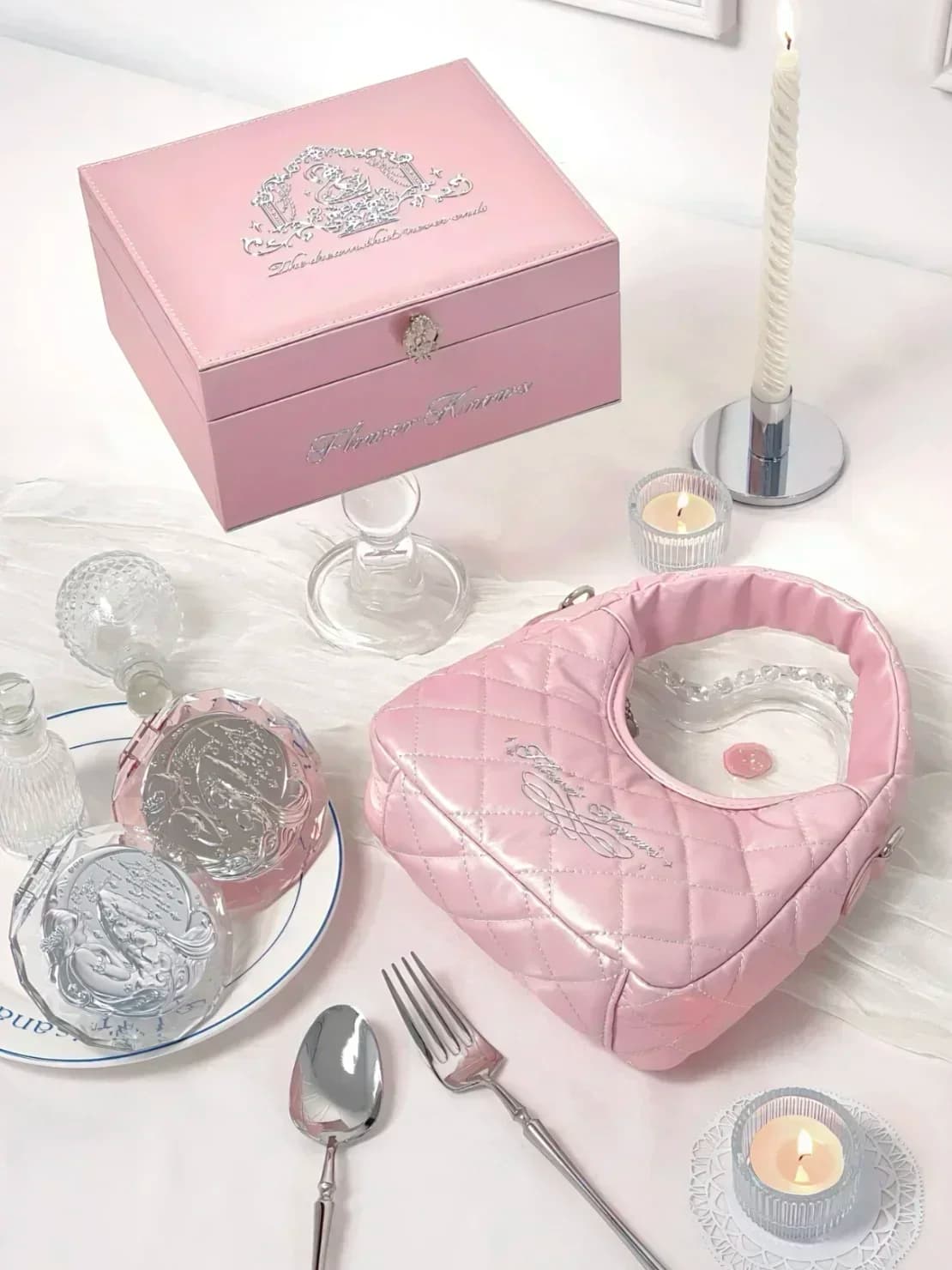 Flower Know Limited Edizione Speciale 7° Anniversario: Specchio Pieghevole Portatile e Borsa per il Trucco