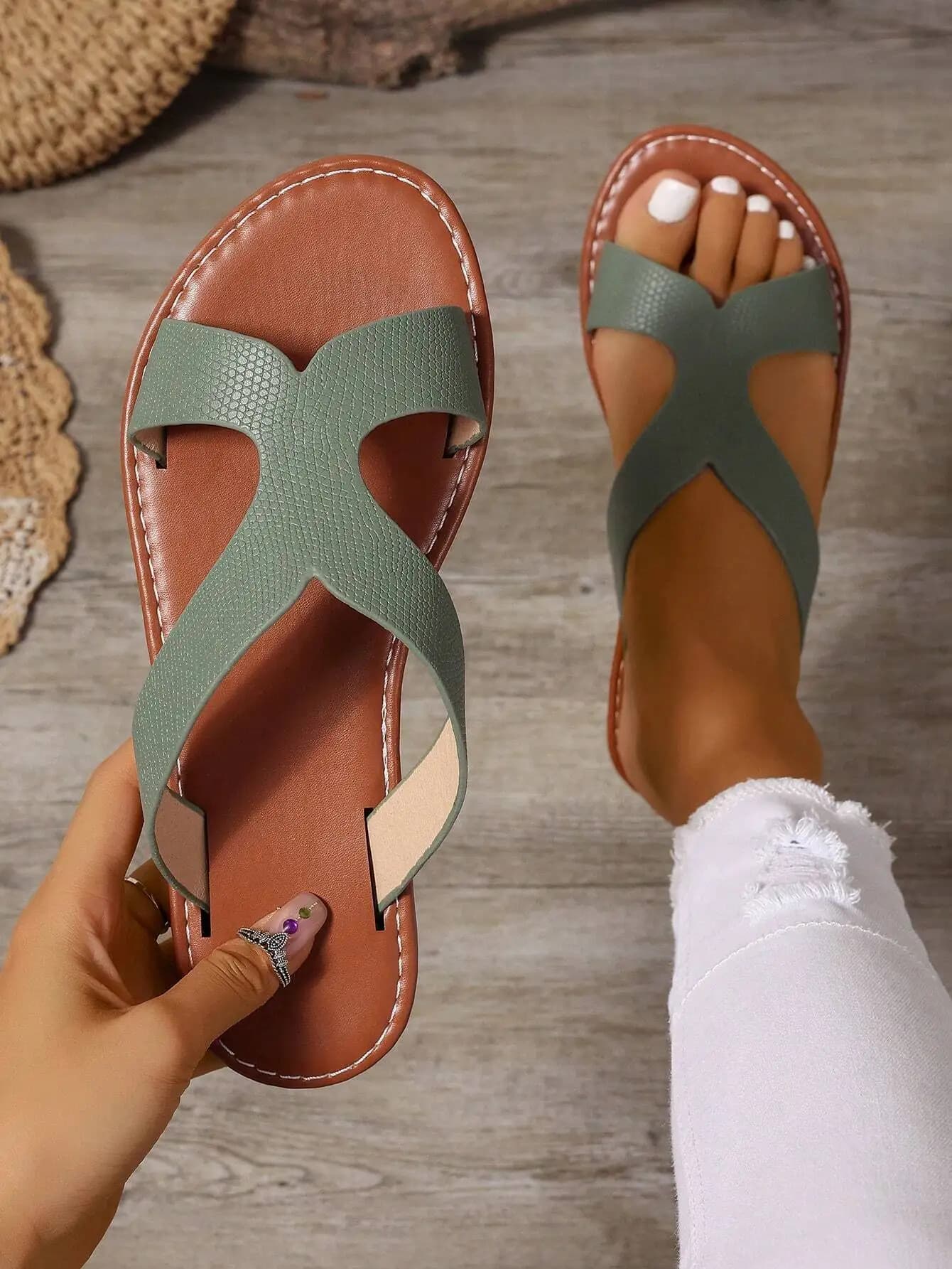 Sandali piatti casual in stile coreano per donna, infradito romane con punta aperta, slip-on estivi da spiaggia