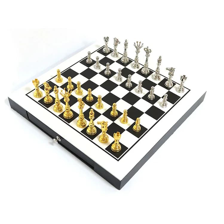 Professional custom entertainment game chess set Bronze metal parts, plate plating and gift printing logo