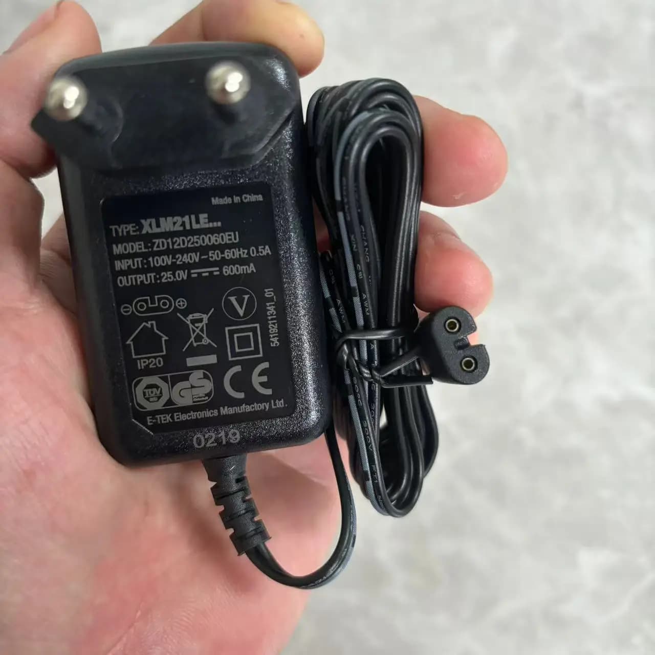 Vacuum cleaner power adapter accessories European standard 25V0.6A charger cable ZD12D250060EU