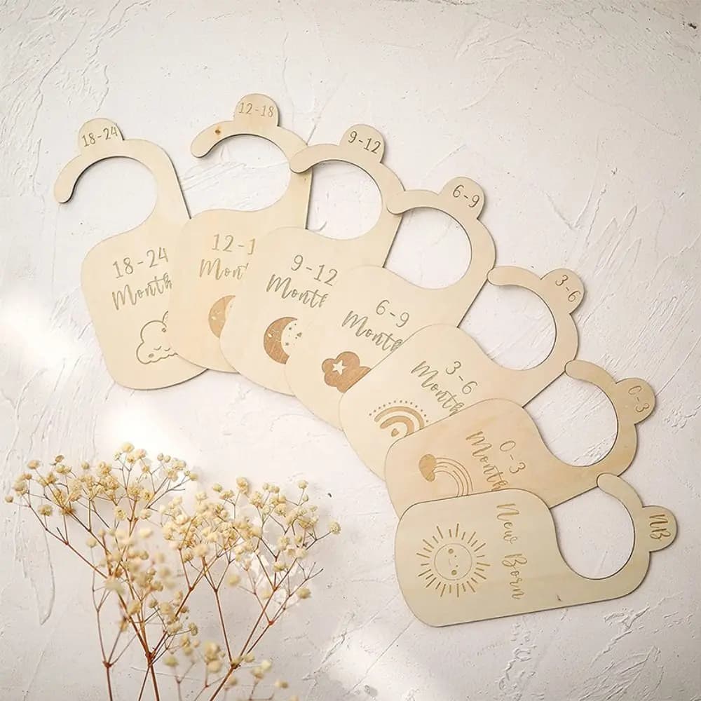 7/8 Pieces for Kids Wood Wardrobe, Labels with Animated Cards, Newborn Dress Organizers