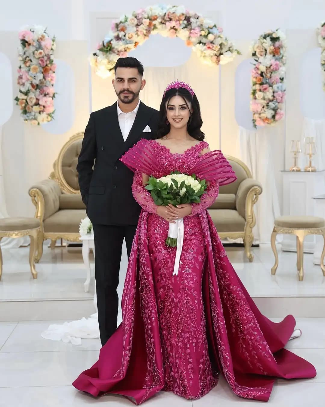 Abiti da ballo di fidanzamento arabo rosa caldo maniche lunghe con perline Dubai Medio Oriente Abito da sera da donna Abito da cerimonia nuziale personalizzato