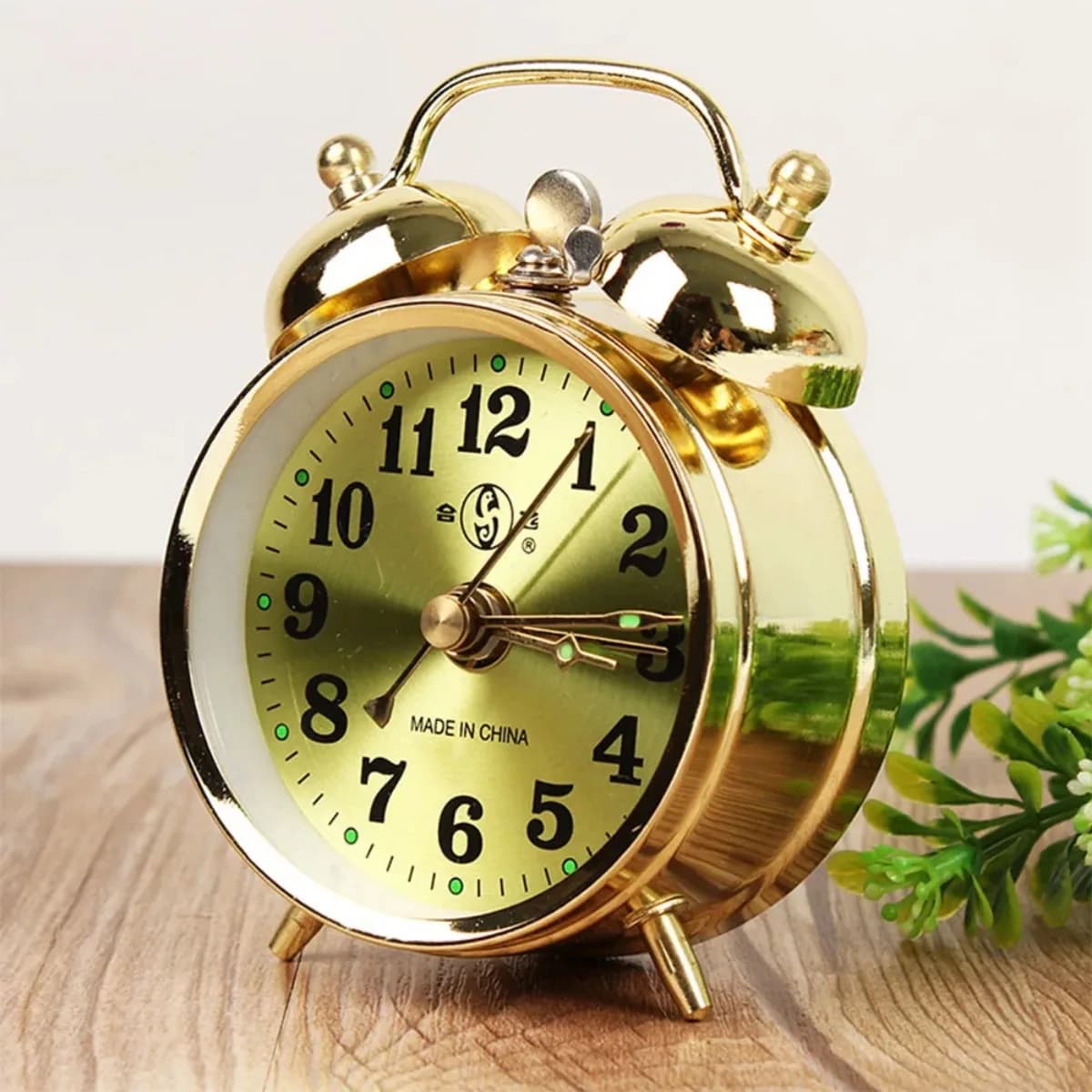 Retro Gold Wake Mechanical Home Decoration Vintage Watch Manual Wind Up Clock Table Clock Metal Snooze