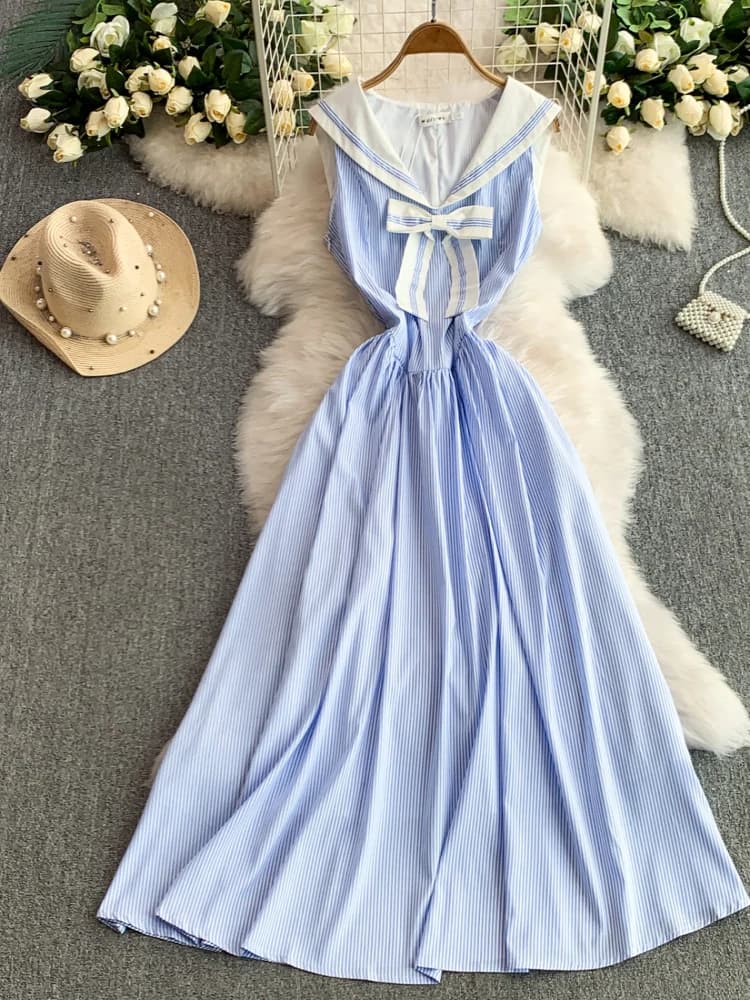 Abito senza maniche da donna con colletto blu scuro con fiocco dolce in stile college in estate con gonna lunga altalena sottile e aderente in vita a righe