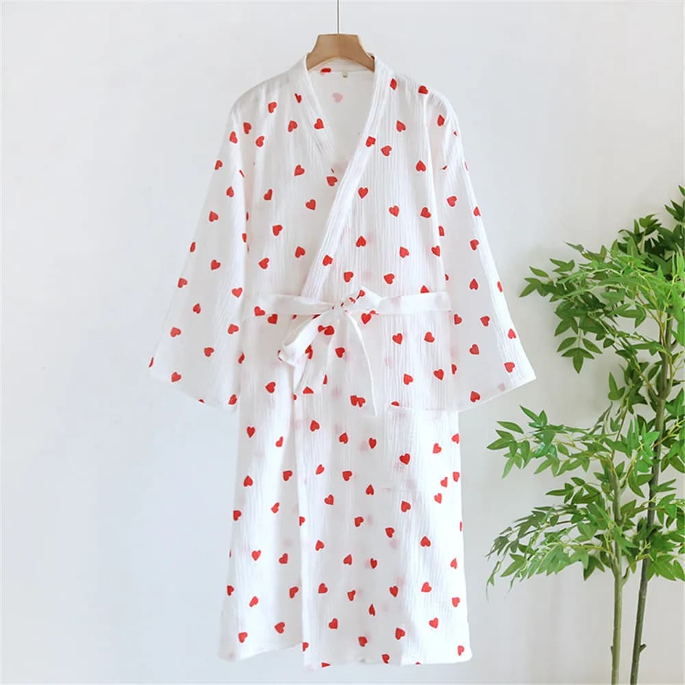 White kimono bathrobe printed with fashionable love heart in cotton for spring summer, thin to wear for home, absorbent, fast drying