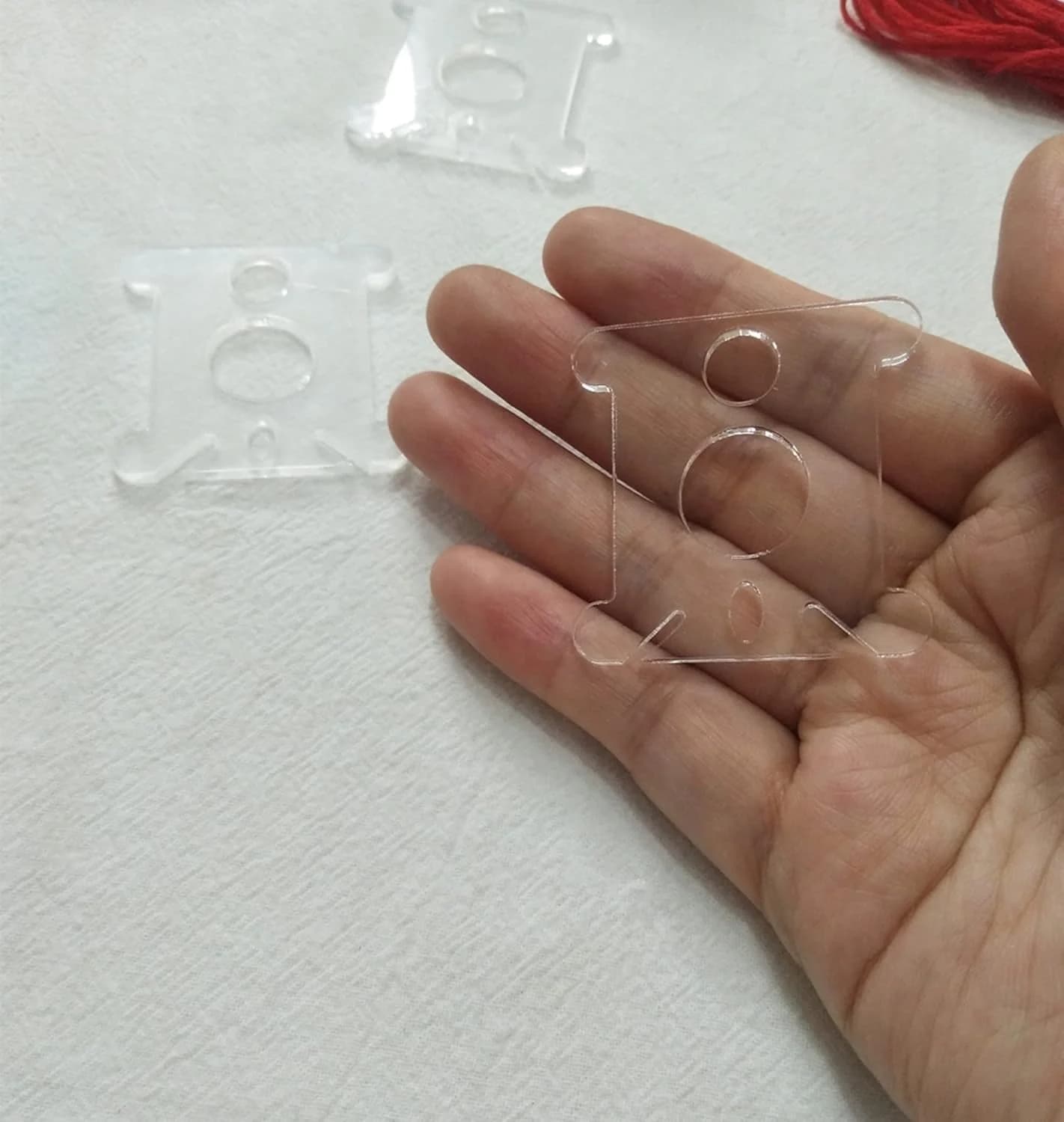 Gocce di bobina in acrilico trasparente per l'organizzazione del filo da ricamo, bobine del battistrada del punto croce per riporre il cucito fai da te artigianale
