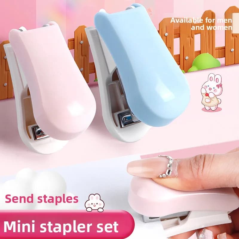 Set di Graffatrici Cartoon Carine, Graffatrice Mini Compatta e Portatile per Cancelleria e Rilegatura, Strumento di Assistenza per Uso Quotidiano