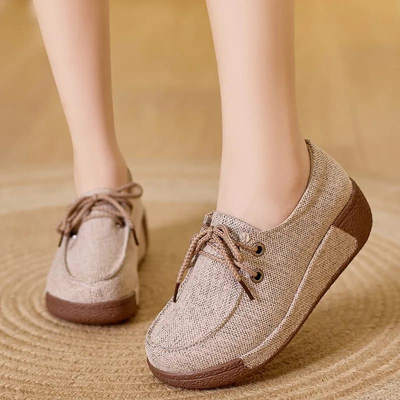 Women's Round Toe Platform Moccasins Leather Lace-Up Breathable Soft Sole Comfortable Mom Shoes Spring Fall Plus Size