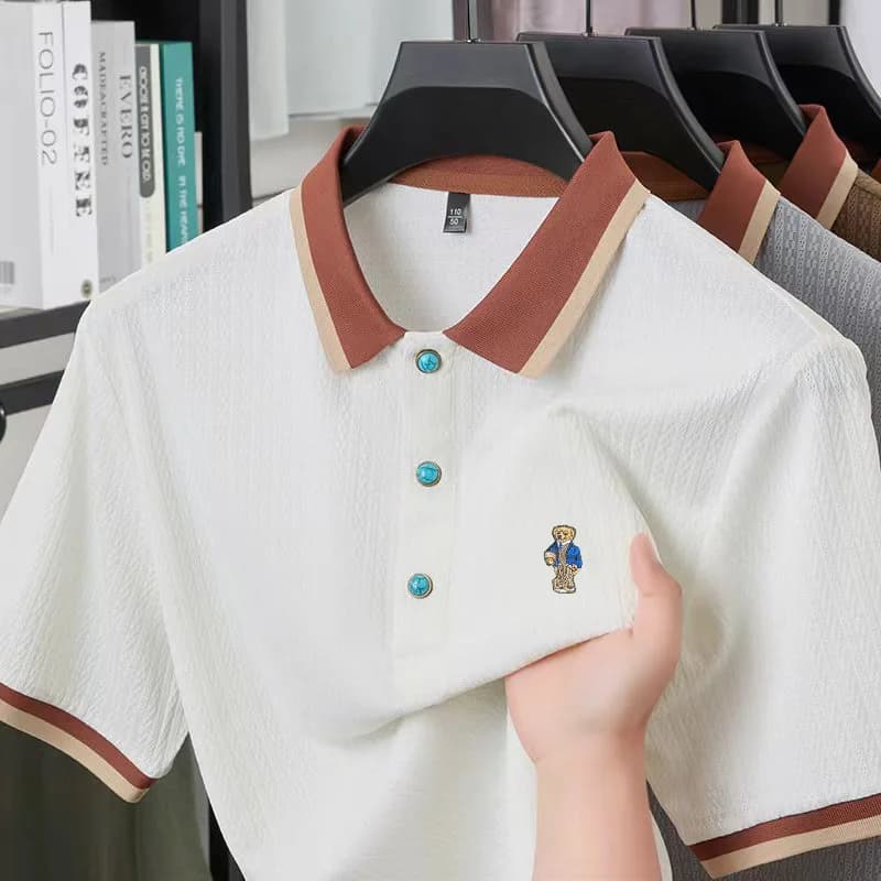 Polo Originale da Uomo a Maniche Corte con Colletto e Bottoni, Ricamo Orso, Stile Britannico, Nuova T-Shirt Casual Traspirante, Abbigliamento Maschile