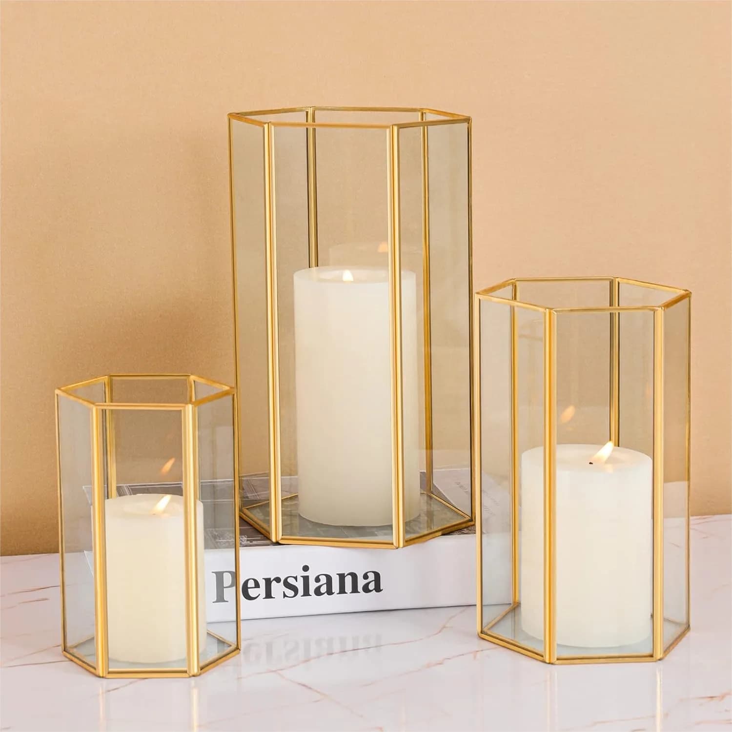 Set di 3 grandi portacandele esagonali in vetro trasparente con struttura in metallo dorato per centrotavola da matrimonio, decorazioni per la casa