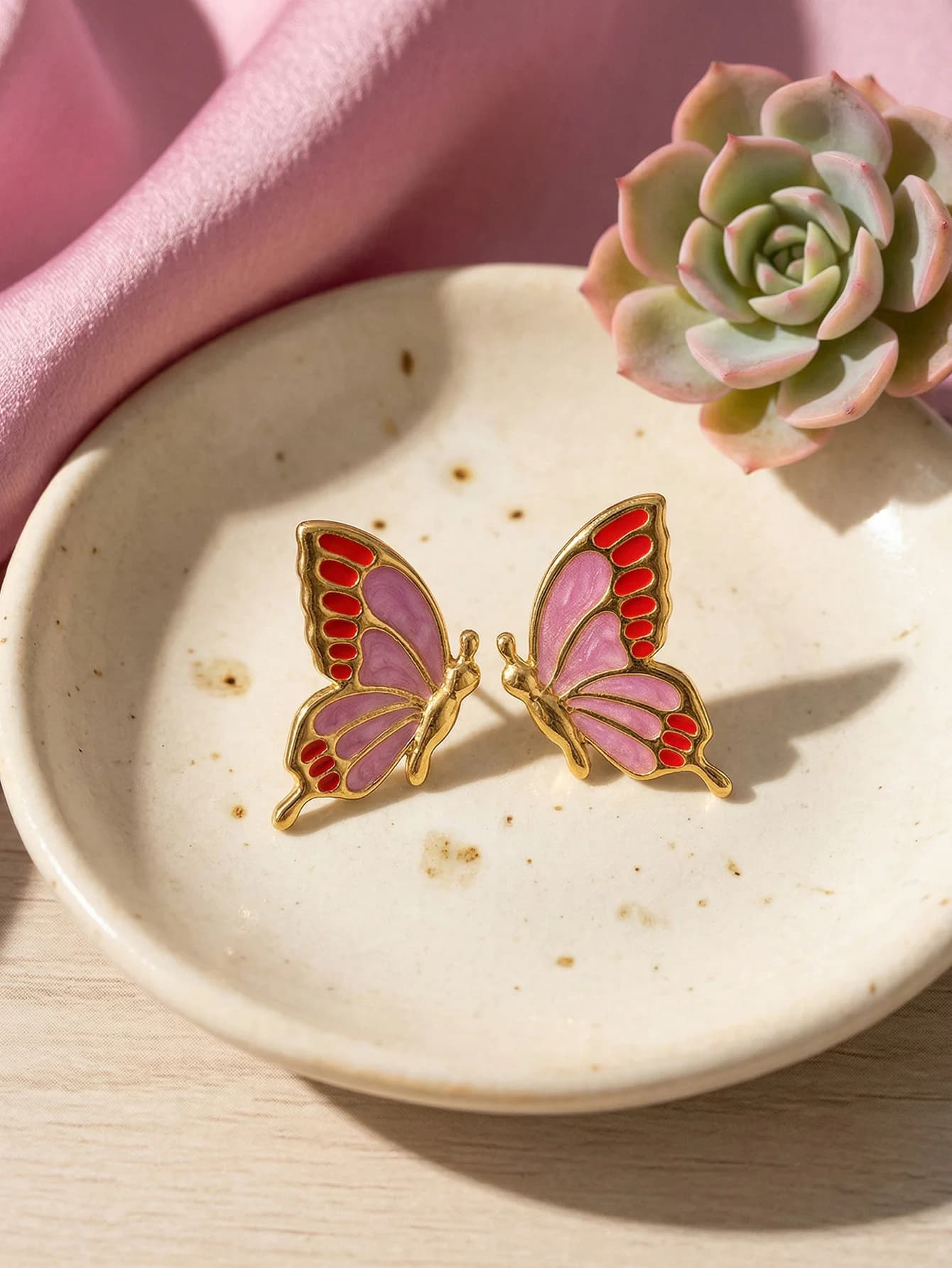 Orecchini a perno con farfalla rosa tono oro, orecchini in acciaio inossidabile ipoallergenici smaltati, gioielli impermeabili antiruggine da donna