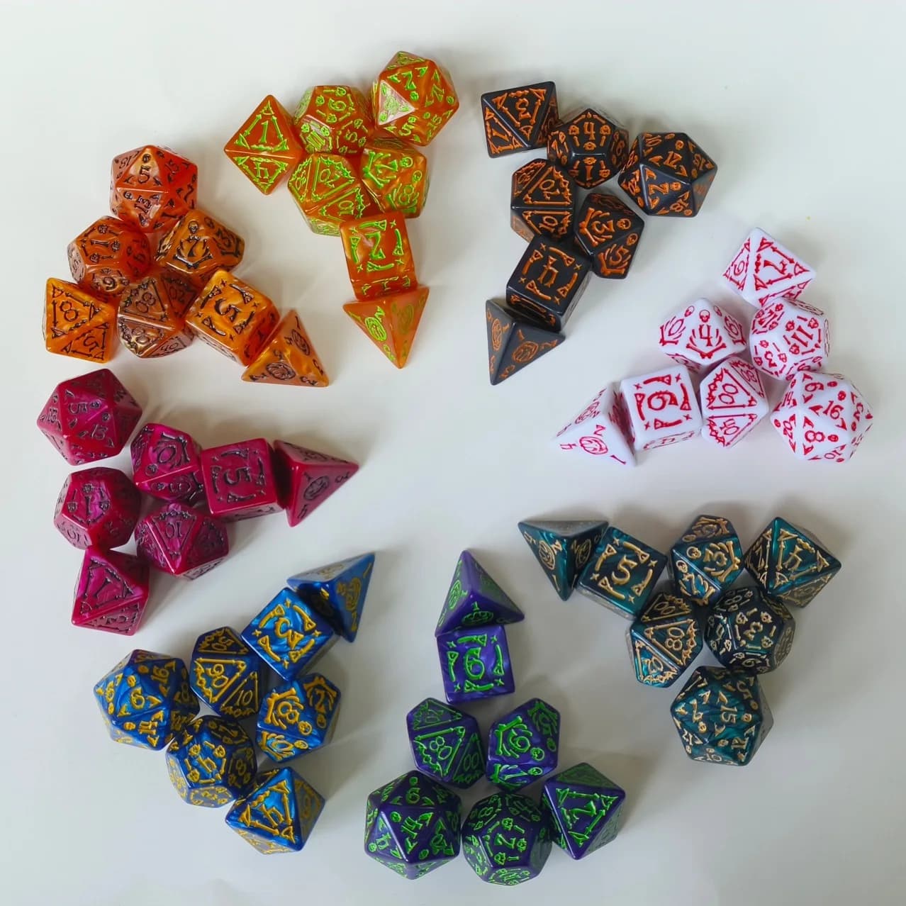 DND Dice Set 7 pz/lotto Gioco Da Tavolo Dadi Poliedrici per Halloween D&D Gioco di Ruolo Club Party DND RPG Gioco Da Tavolo Accessori