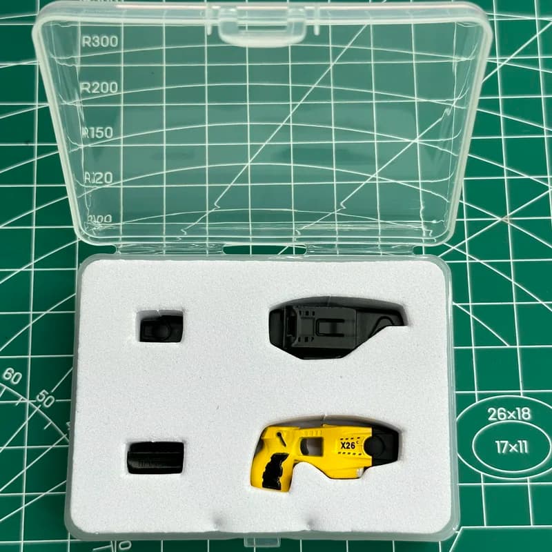 ZYTOYS Scala 1/6 Taser X26 Modello di Plastica Pistola Nero Giallo 3.2 CM ZY2009E Per 12 ''Aemy Soldato Militare Action Figures giocattolo