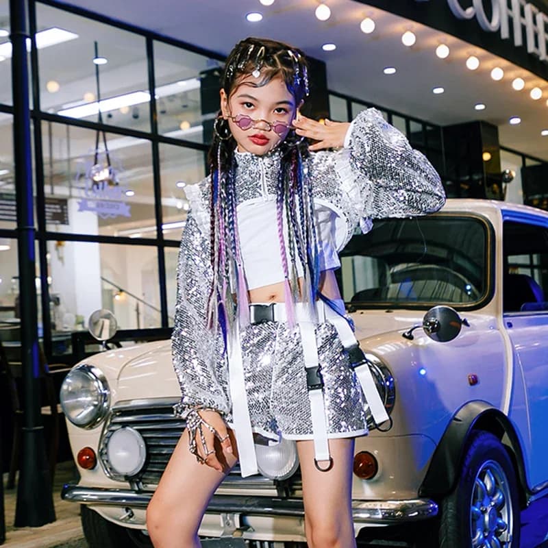 Abiti da ballo Hip Hop per bambini Ragazze Paillettes argento Costume da ballo jazz Kpop Outfit Top Gilet Pantaloncini Abbigliamento da festival