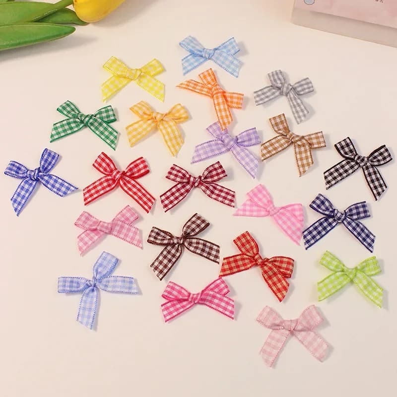 100 pz Mix noeud Ruban Nastro di Raso Archi 4 CM Mano Bow-nodo Cravatta Piccoli Archi FAI DA TE Mestiere Cucito Regalo Del Partito Vestiti Decor Plaid Bowtie