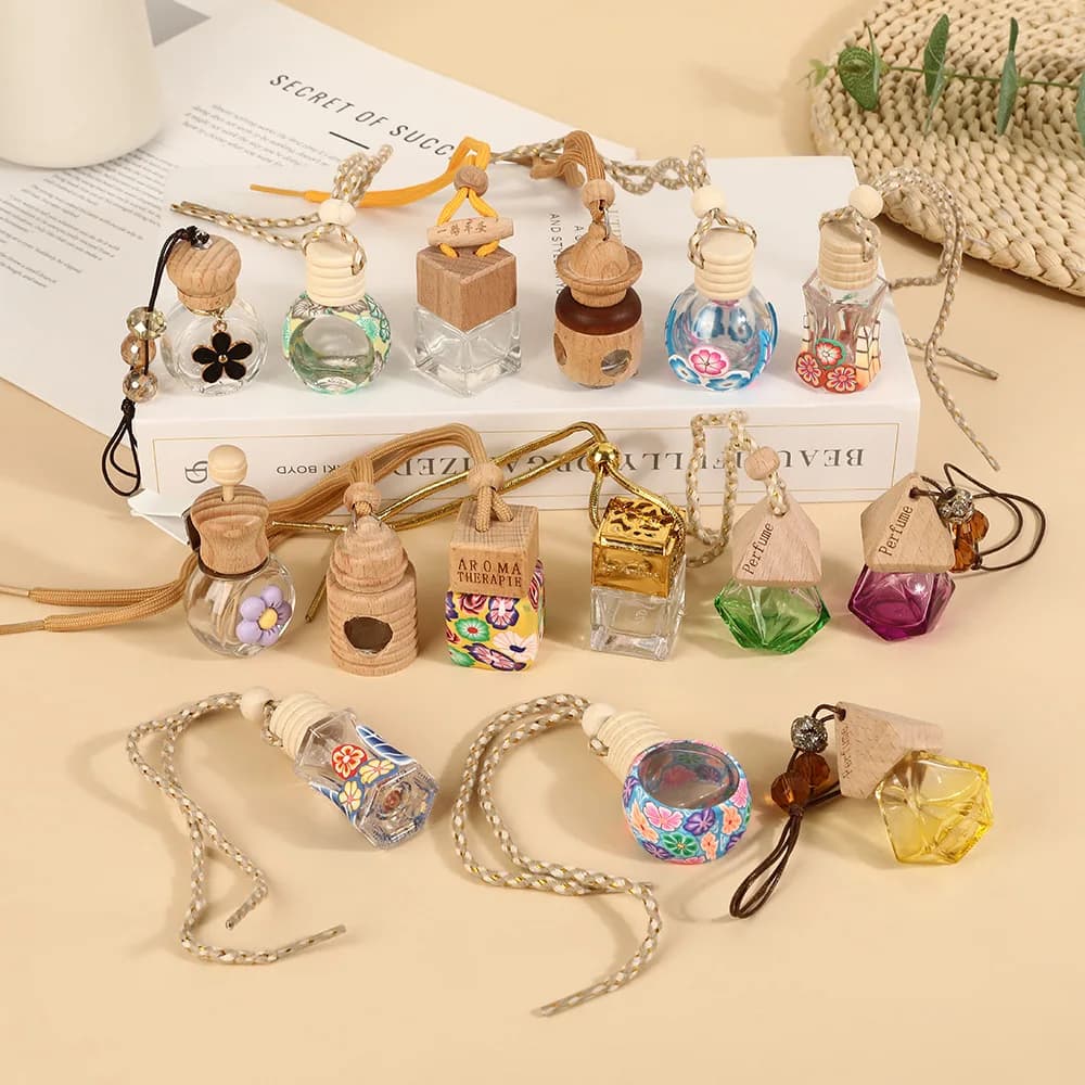 Perfume Bottle Glass Mini Empty Pendant 8ML 12ML Car Hanging Aroma Diffuser Vial with Wooden Cap Essential Oil Containers