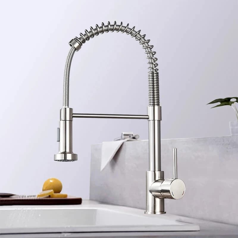 Rubinetto da cucina estraibile a molla in nichel spazzolato con soffione a spruzzo, miscelatore girevole in ottone per acqua calda e fredda