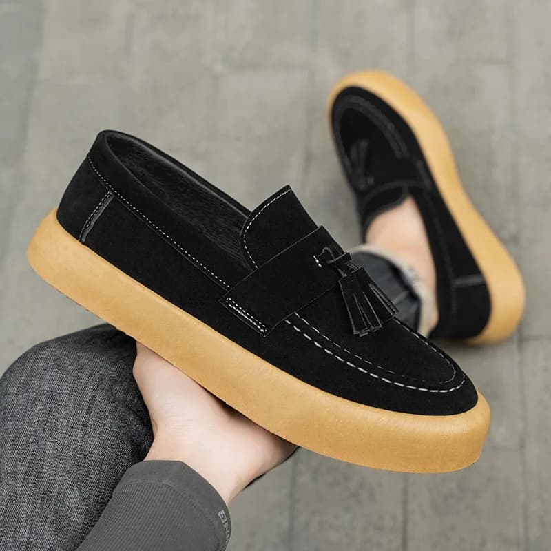 Scarpe casual da uomo Mocassini con plateau Sneakers maschili in pelle scamosciata stile britannico di lusso Slip on Scarpe da guida Tendenza Scarpe da uomo poco profonde 2025
