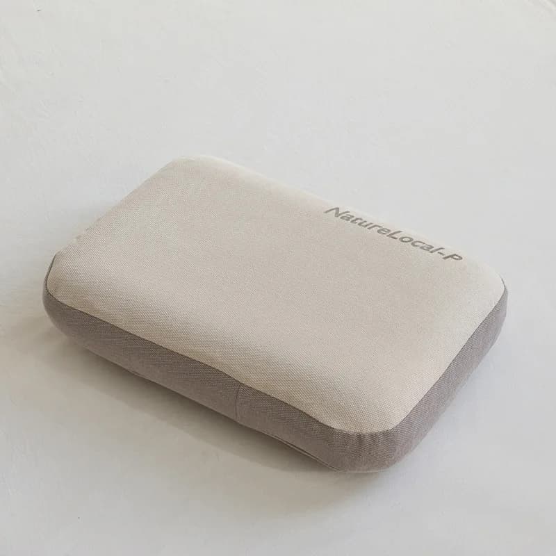 Nuovo cuscino quadrato in memory foam per campeggio all'aperto, cuscino per pisolino, pratico cuscino 3D a rimbalzo rapido, confortevole e silenzioso per il collo