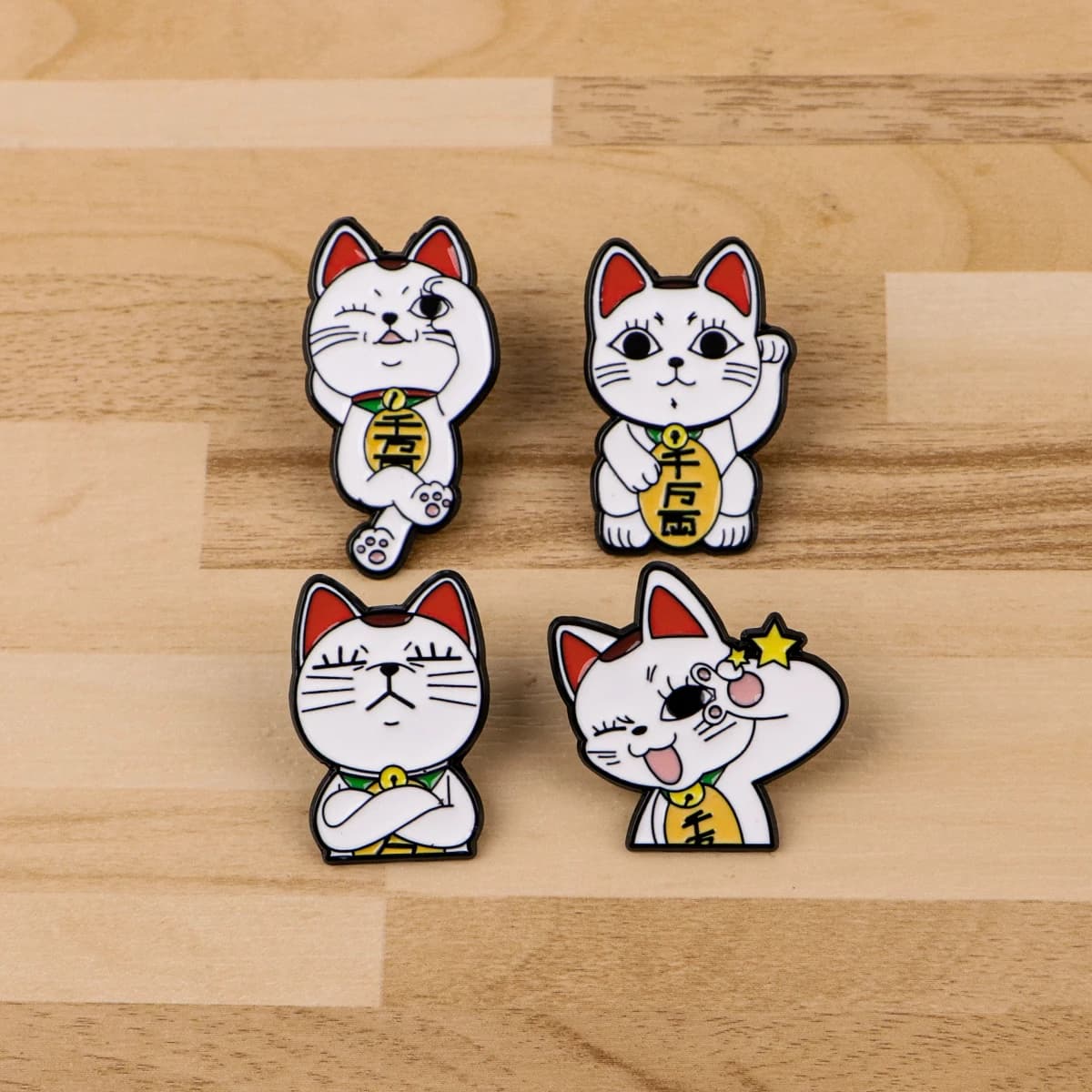4 pezzi Anime Mostro Spilla smaltata Distintivi gatto cartone animato sullo zaino Spille da donna Cappello Spille Accessori cosplay Giocattoli Regali