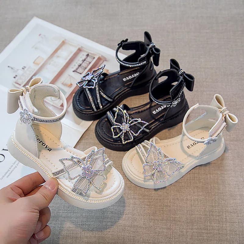 Children's Roman Sandals 2026 Summer New Rhinestone Butterfly Girls' Princess Shoes Soft Soled Non Slip Kid's Casual Beach Shoes