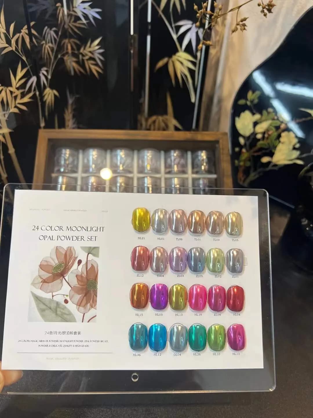 Set di 24 Smalti in Polvere Effetto Specchio Y2K con Cartella Colori e Scatola Portaoggetti - Charm per Nail Art Fai-da-Te