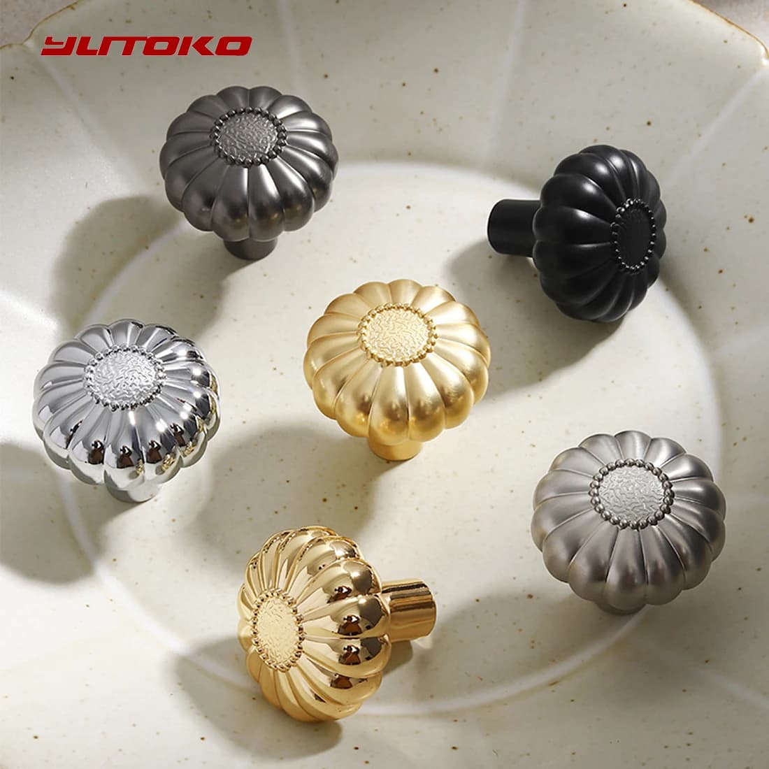 Yutoko Maniglie per mobili in ottone Maniglia idilliaca di lusso a forma di zucca Manopole per mobili da cucina dorate Maniglie per cassetti per guardaroba solide