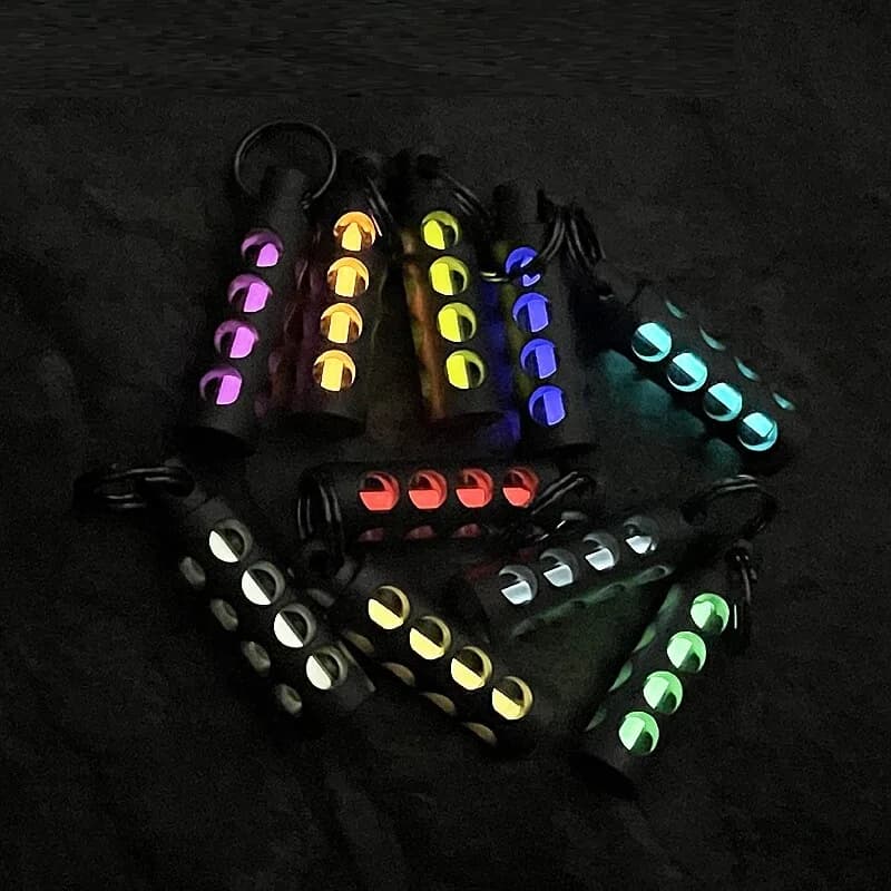 1 Pezzo Ciondolo Tubolare in Titanio 25 Anni, Perline Paracord, Portachiavi, Ciondolo per Collana, Cerniera Luminosa Notturna, Strumento EDC per Esterni