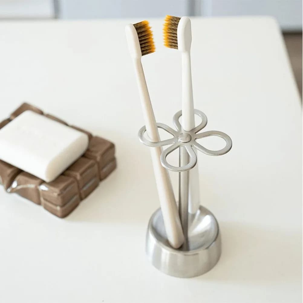 Creative Stainless Steel Toothbrush Holder Lucky Four-leaf Clover Toothbrush Holder Countertop Storage Rack Bathroom Accessories