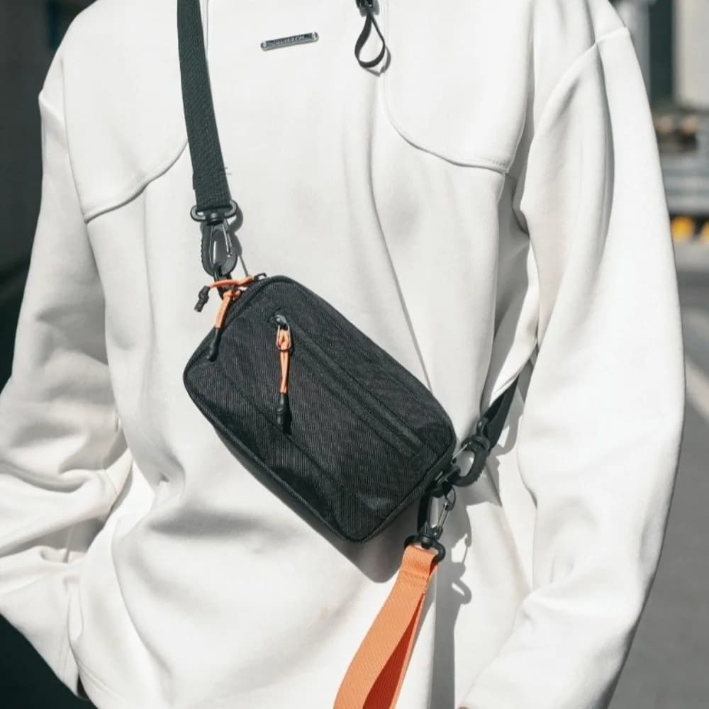 Portable Square Nylon Crossbody Bag Lightweight Adjustable Single Shoulder Bag Black Korean Style Messenger Bag Picnic