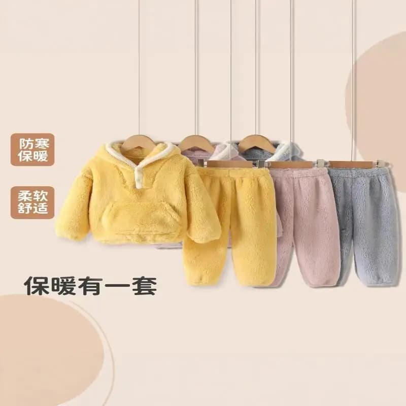 Cappotto casual Kawaii Top Moda Set da 2 pezzi Abbigliamento per bambini Nuovo pigiama con cappuccio spesso in flanella carino High End Ragazzi Ragazze Baby