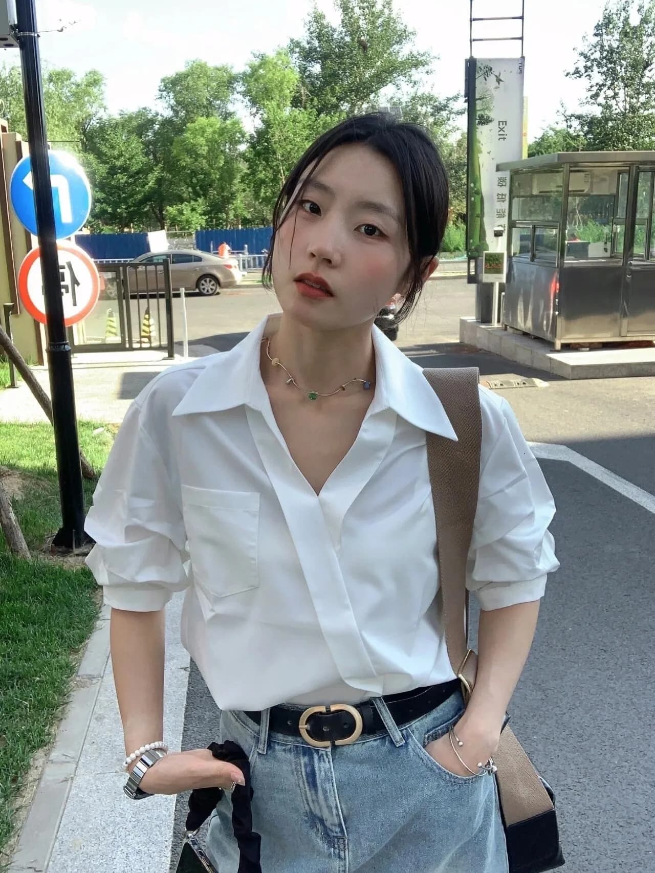 White Casual Shirt with V-neck and Sleeves Court, Anti-wrinkles and Solar Protection, New Summer Collection 2026, Top Comfortable and Breathable for Women