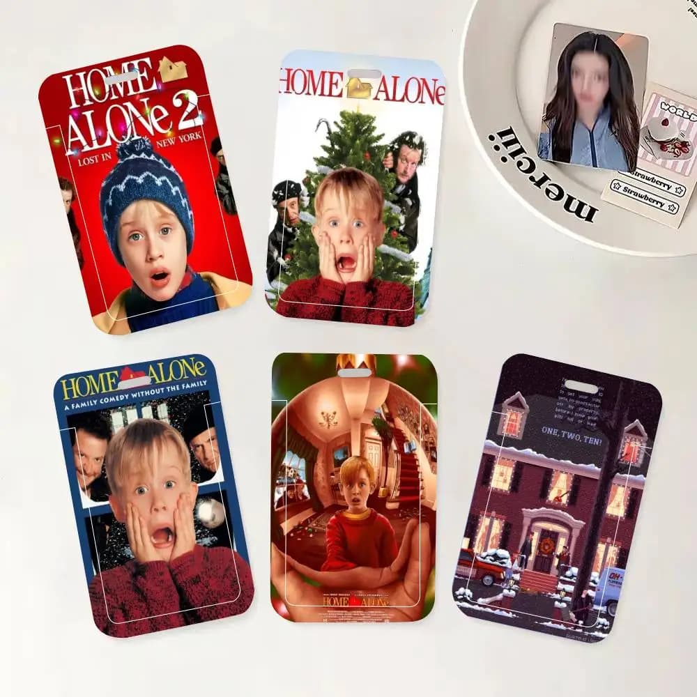 Porta Badge con Cordino da Collo e Portachiavi a Tema Film 'Home Alone', Porta Tessera Identificativa, Porta Cartellino per Lavoro, Regalo
