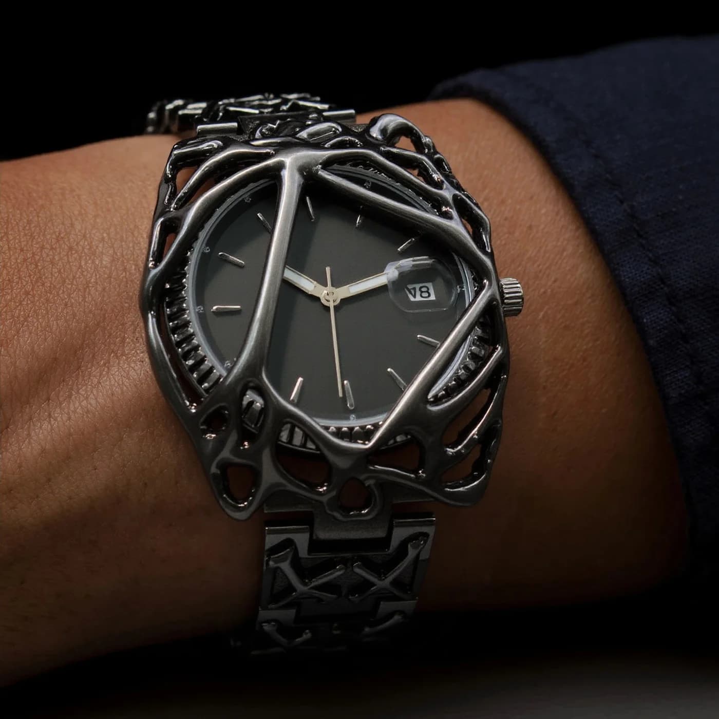 Orologio da Uomo al Quarzo con Quadrante Nero, Stile Antico Y2K, Artiglio del Demone Luminoso, Design Medievale Unico AAA Creativo