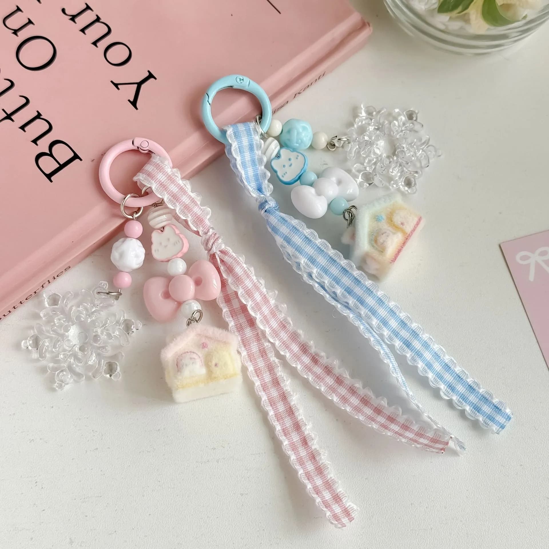 Korean fashion dopamine color ins style new snowflake bag hanging keychain flocking igloo mobile phone chain small fresh bag pen
