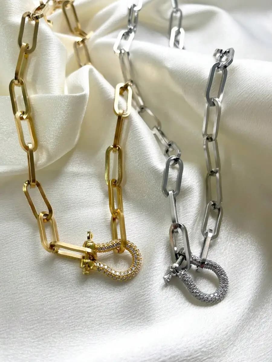 Chunky Rhinestone Horseshoe Buckle Chain Necklace For Women Fashion Statement Piece