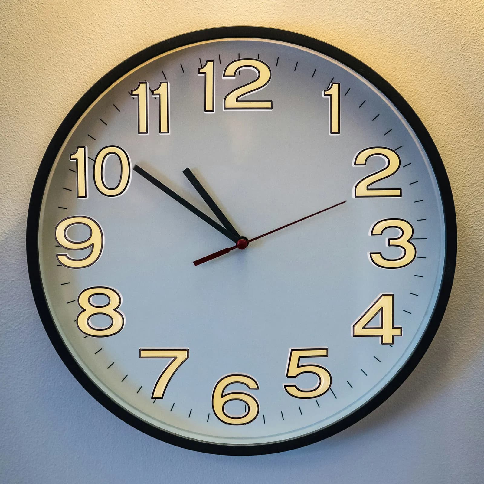 Set di Parti per Orologio da Parete con Numeri Arabi Luminosi, Kit di Ricambio in Plastica che si Illumina al Buio, Accessori Fai-da-Te per Orologi da 26-30 Cm