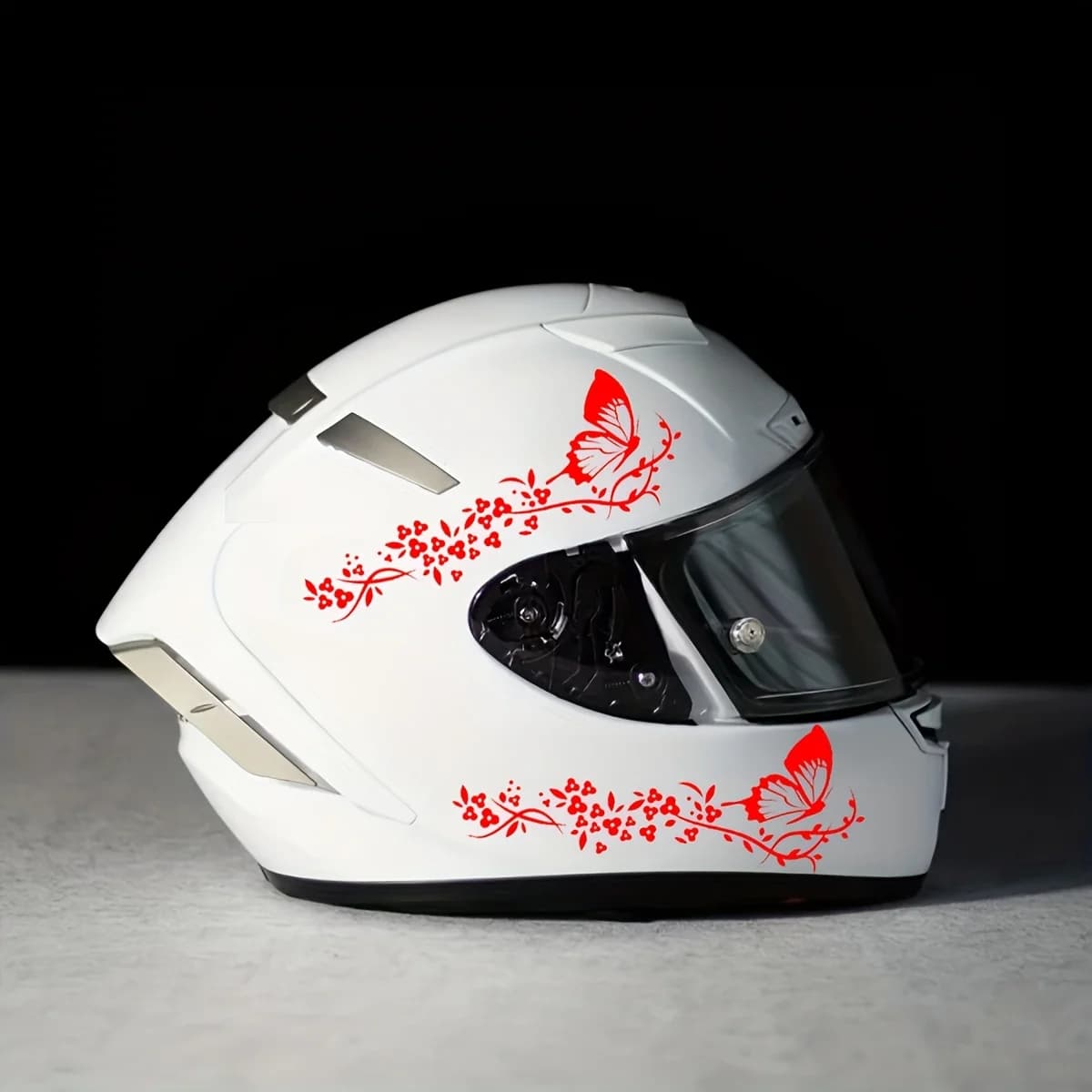 Set di adesivi per moto con fiore di farfalla, decalcomanie in PVC impermeabili per cappuccio del pannello laterale del serbatoio del carburante del casco | Mod motociclista alla moda
