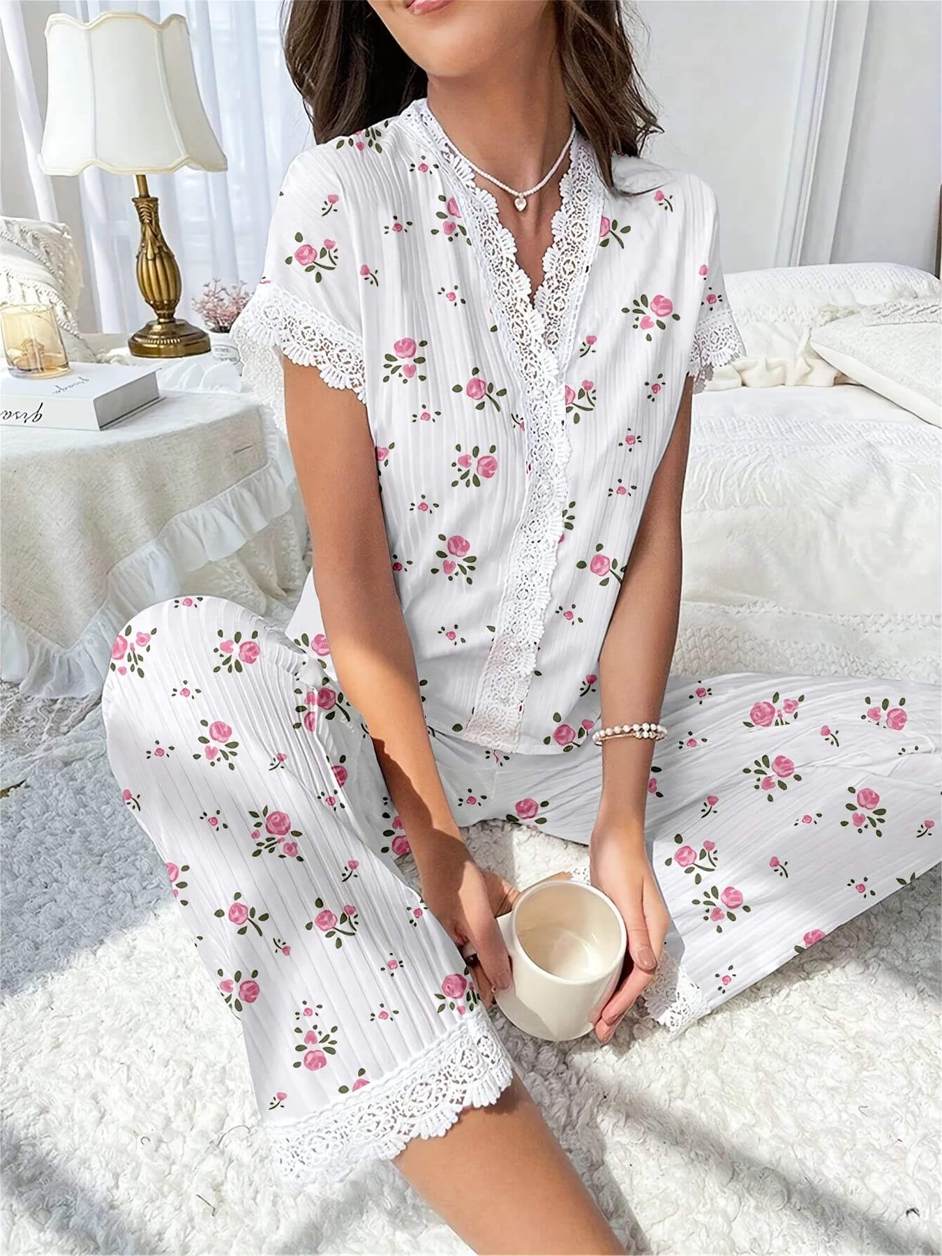 Set pigiama comodo per la primavera con stampa floreale per donna, top a maniche corte e pantaloni lunghi, abbigliamento da casa e per il tempo libero