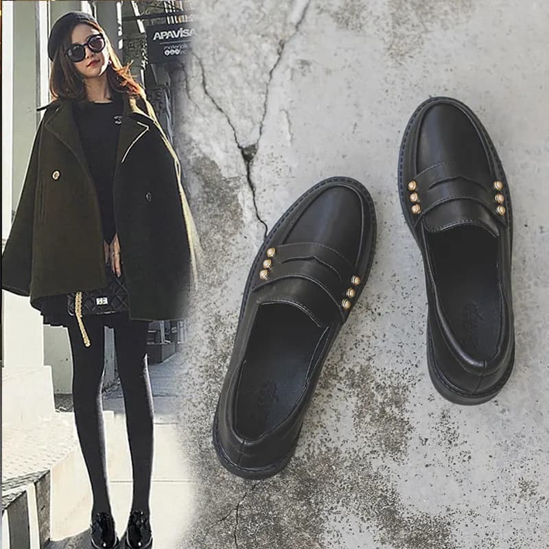 Mocassini estivi da donna nuovi Piccole scarpe con fibbia dorata Testa tonda PVC Slip-on Mocassini con suola spessa Mocassino Pantofole Sandali