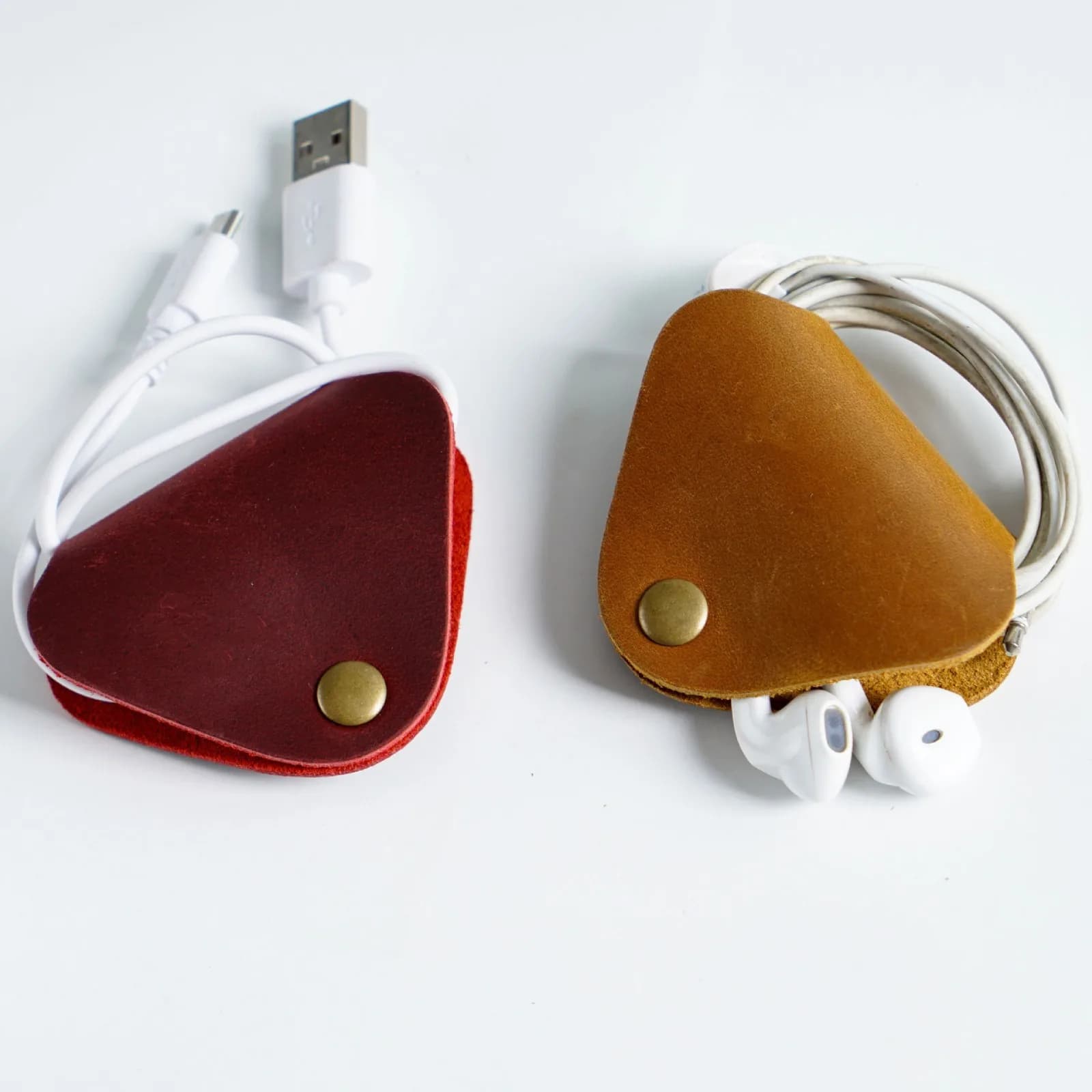 Clip per organizer per cavi avvolgicavo in vera pelle, cinghie per cavi Cavo per auricolari Supporto per caricabatterie USB per organizer ordinato da scrivania