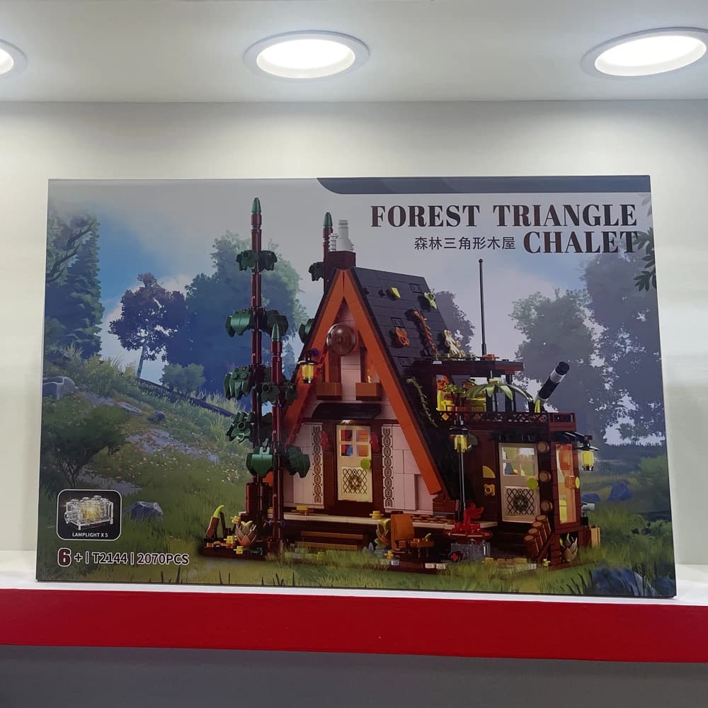 2070PCS Street View Foresta Triangolo Casa Modello Building Blocks Foresta Cabina in legno Giocattoli dei mattoni per i regali di compleanno del ragazzo con LED