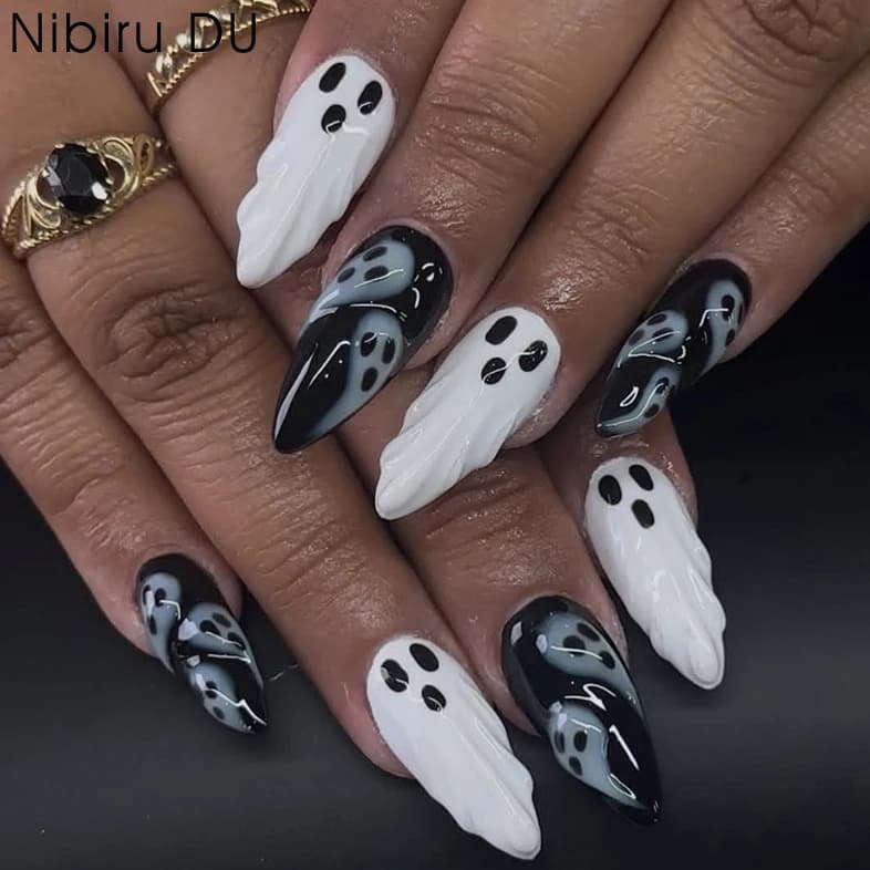 30 pcs 2025 Halloween Mandorla Shape Scary Fantasma in White and Black Wearable 3D Nails Finte Art Patch Tips for Nails Finte Manicure Set