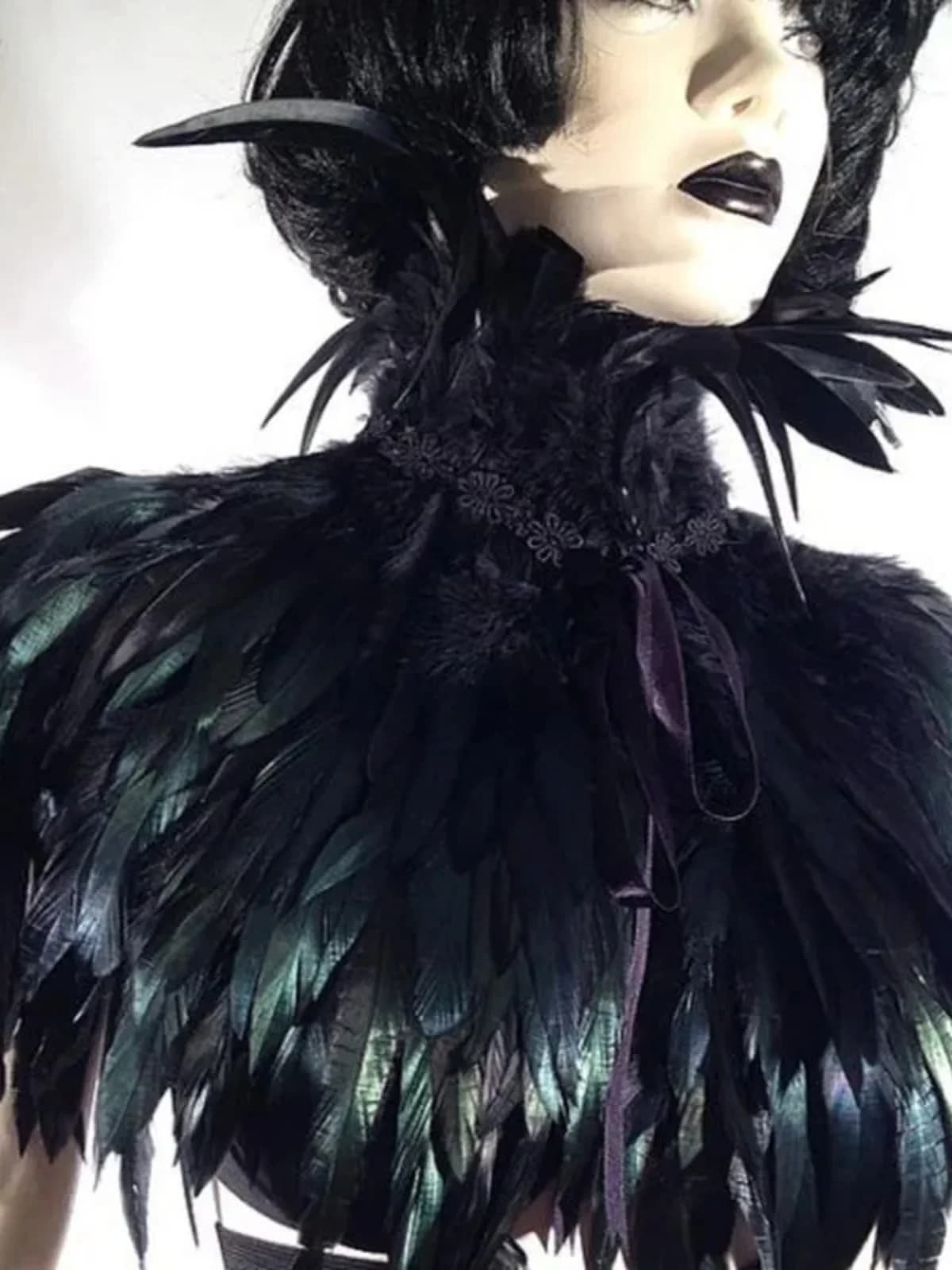 Black Corta Scarf with Feather for Halloween Cosplay, Exaggerated Style with High Collar, Mantle for Performance Teatrali, for Men and Women