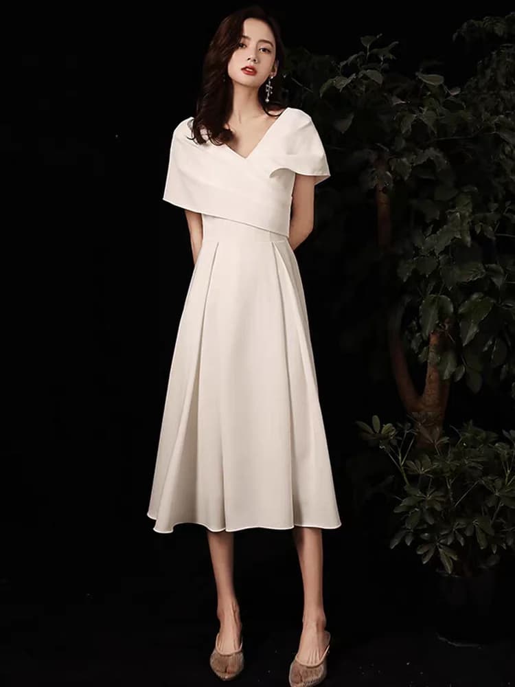 Elegante Abito Bianco a V a Maniche Corte a Trapezio da Donna per Cerimonia di Fidanzamento, Stile Coreano Unico di Alta Gamma con Cerniera a Vita Media