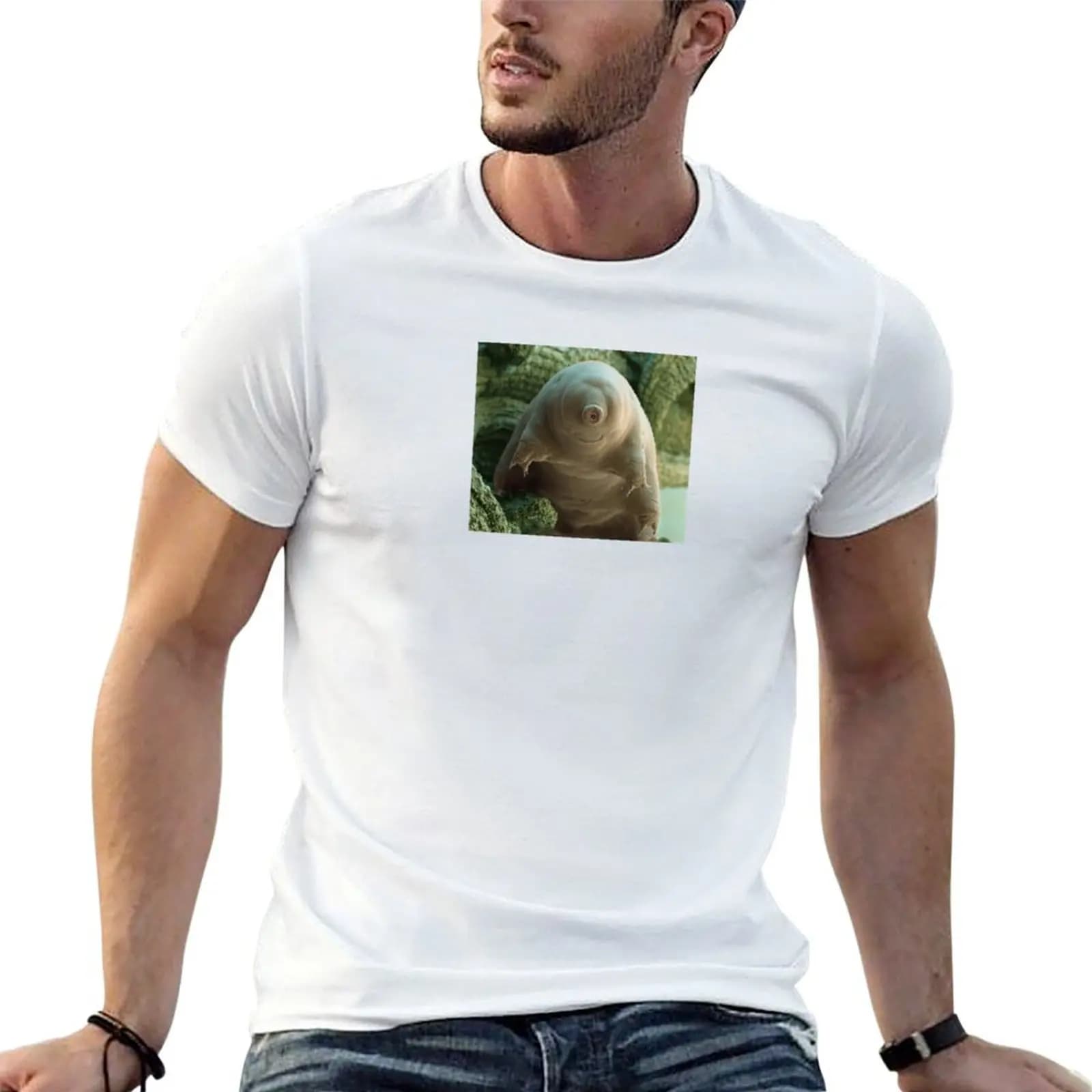 T-shirt con orso acquatico o tardigrado sotto il muschio sotto il microscopio, t-shirt da uomo, t-shirt divertente in cotone per uomo