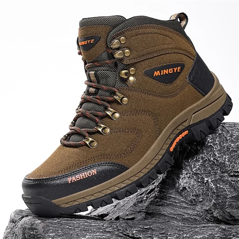 Scarpe da arrampicata all'aperto alte da uomo Scarpe da trekking sportive da uomo di grandi dimensioni Scarpe da montagna fuoristrada impermeabili Stivali da caccia maschili