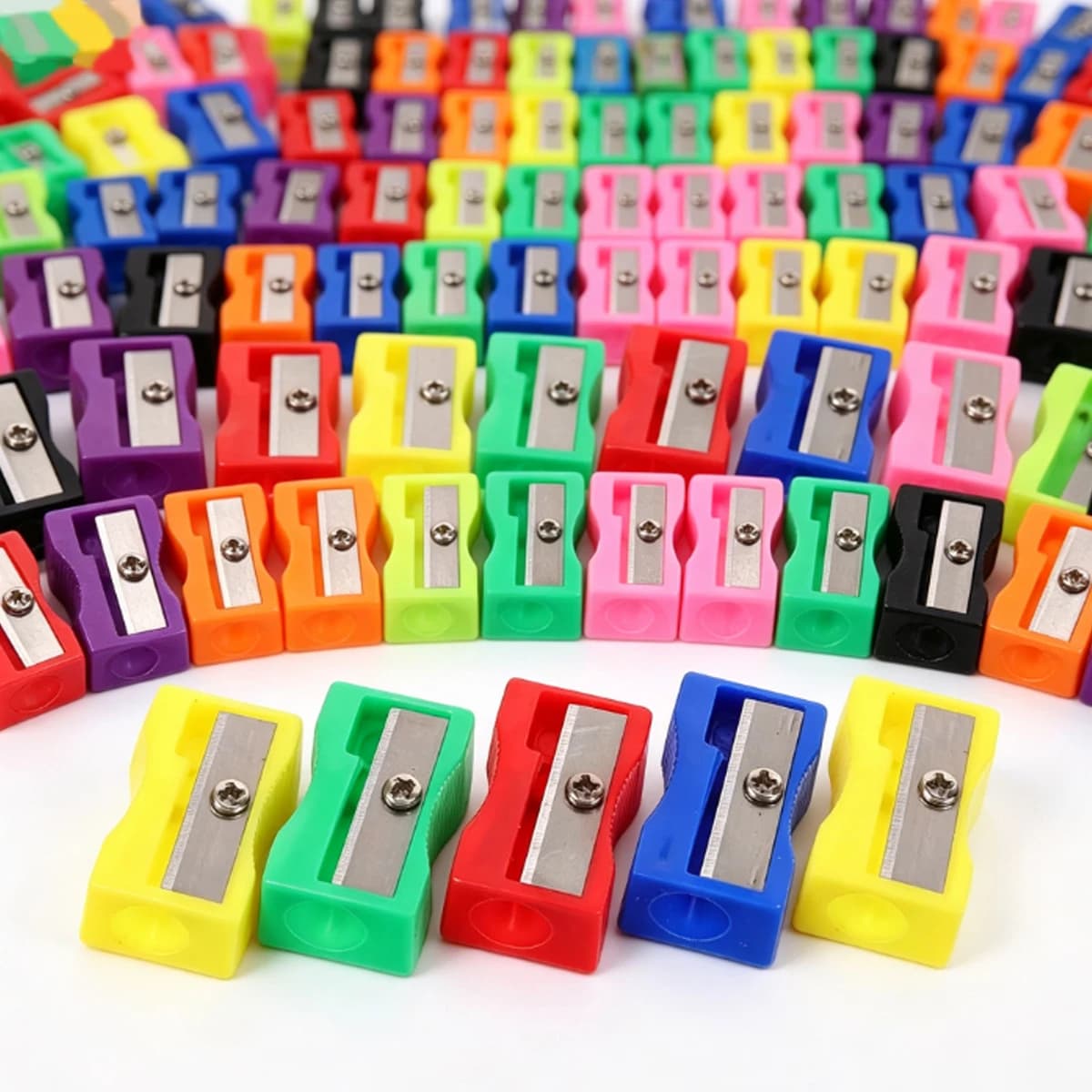 20/40/80Pcs 2.5cm Assorted Color Square Pencil Sharpener Set, Bulk Stationery Supplies With Curved Anti Slip Grip ZSY