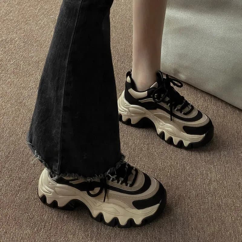 Nuove Scarpe Casual da Donna Primaverili Bianche alla Moda con Rialzo Interno, Suola Spessa e Piattaforma in Pelle, Sneakers Chunky da Donna, Zapatos Mujer