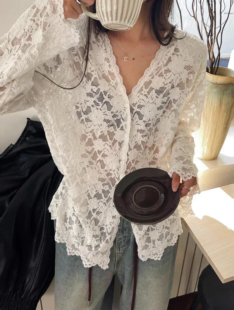 Cardigan ampio in pizzo scavato con scollo a V primaverile per donna Top sexy e leggermente trasparente